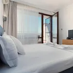 за гости затворен комплекс емералд Appartement Ravda