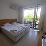 за гости затворен комплекс емералд Appartement