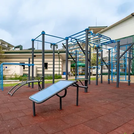 за гости затворен комплекс емералд Lägenhet Ravda