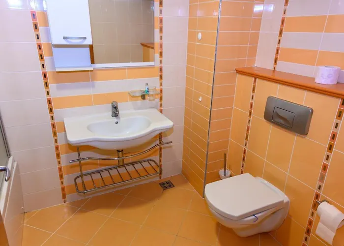 Apartment за гости затворен комплекс емералд Ravda