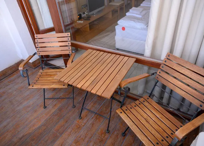 Apartment за гости затворен комплекс емералд Ravda