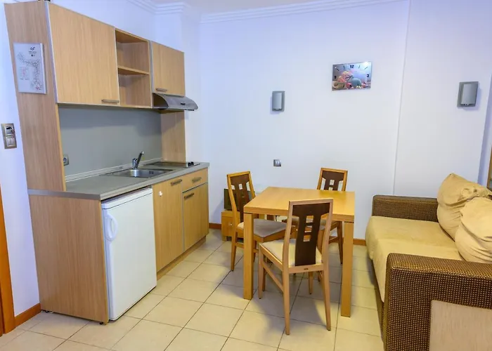 Apartment за гости затворен комплекс емералд Ravda