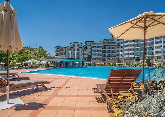 за гости затворен комплекс емералд Apartment *