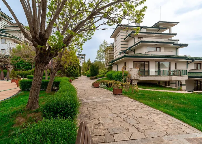 Apartment за гости затворен комплекс емералд