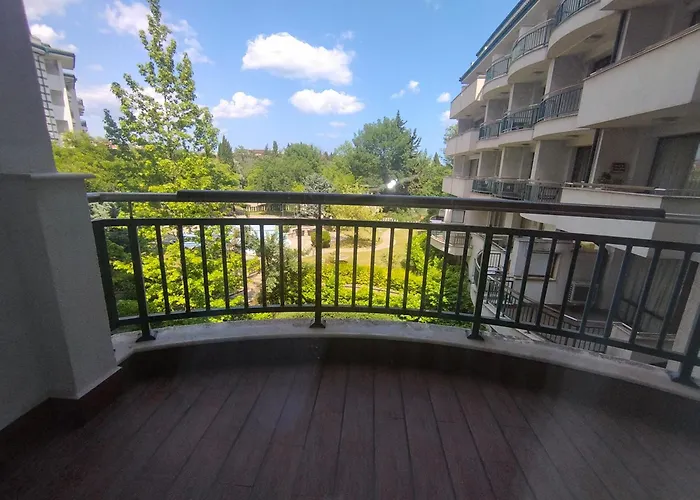 Apartment за гости затворен комплекс емералд