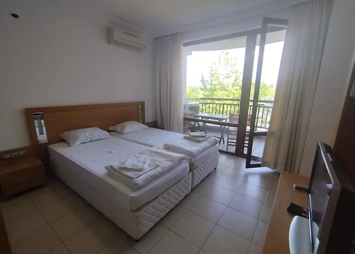 за гости затворен комплекс емералд Apartment