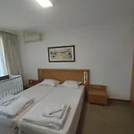 за гости затворен комплекс емералд 公寓 拉夫达