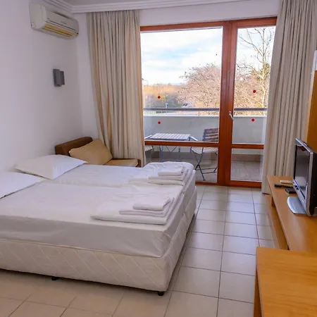 за гости затворен комплекс Апартамент Равда