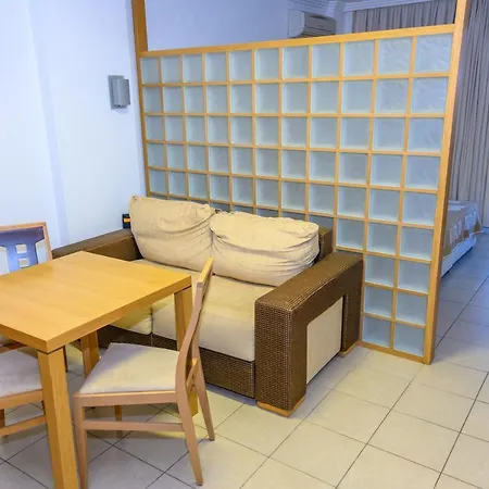 за гости затворен комплекс Апартамент