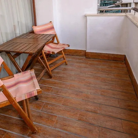 за гости затворен комплекс *