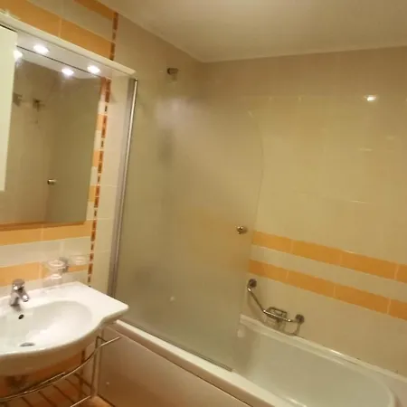 за гости затворен комплекс * Равда