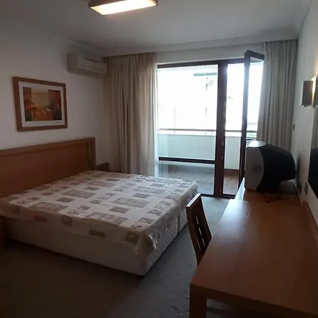 Апартамент за гости затворен комплекс Равда