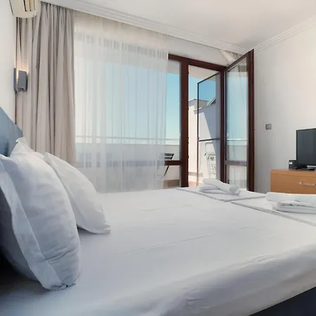 за гости затворен комплекс Апартамент Равда