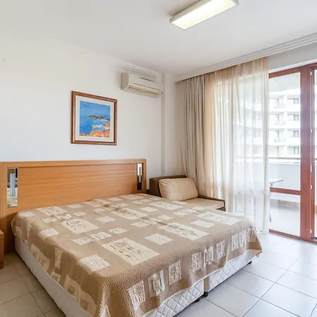 Апартамент за гости затворен комплекс Равда