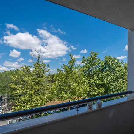 Апартамент за гости затворен комплекс