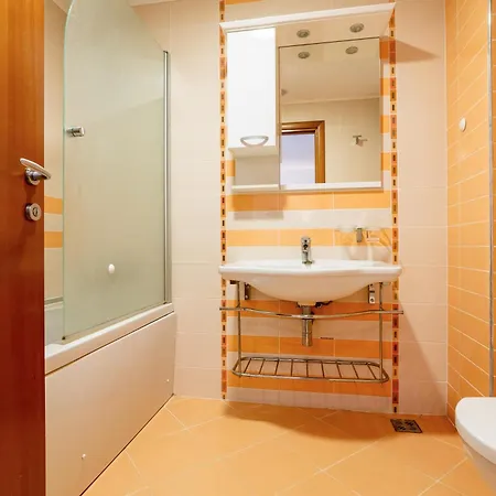 Апартамент за гости затворен комплекс *