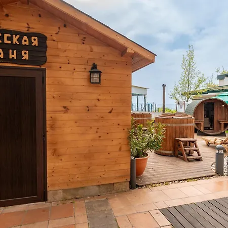 за гости затворен комплекс *