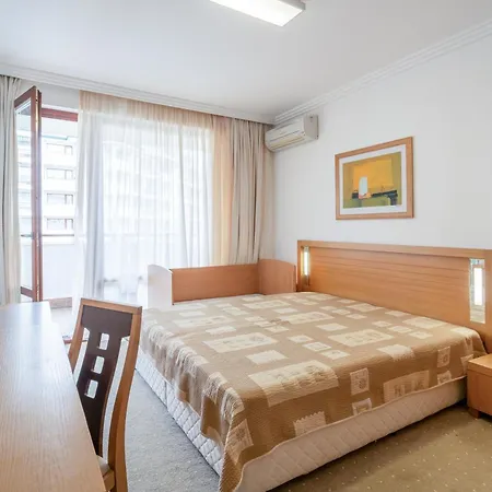 за гости затворен комплекс Апартамент