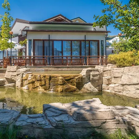 за гости затворен комплекс * Равда