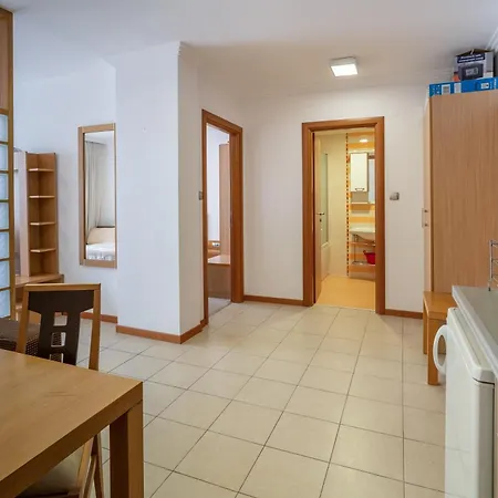 за гости затворен комплекс