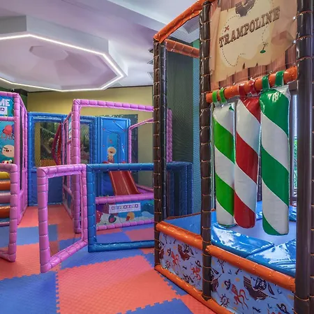 за гости затворен комплекс * Равда