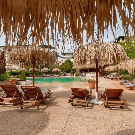 за гости затворен комплекс Равда