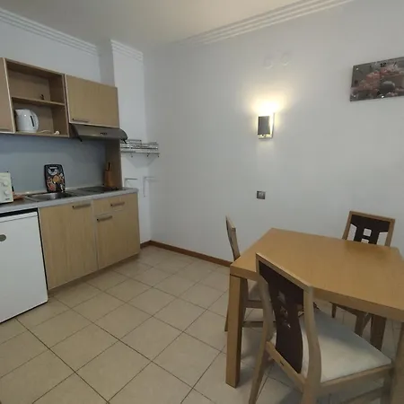 за гости затворен комплекс Апартамент Равда