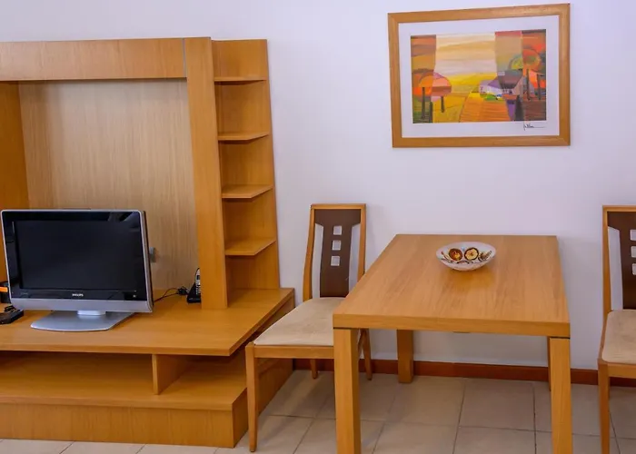 за гости затворен комплекс емералд Apartmán Ravda