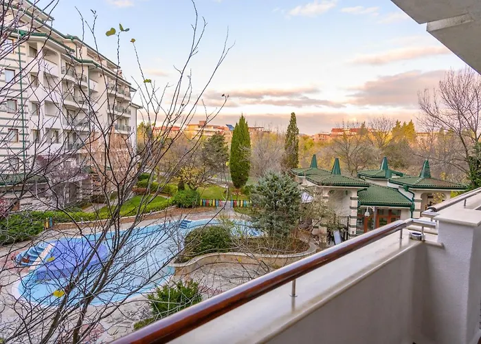 за гости затворен комплекс емералд Apartmán