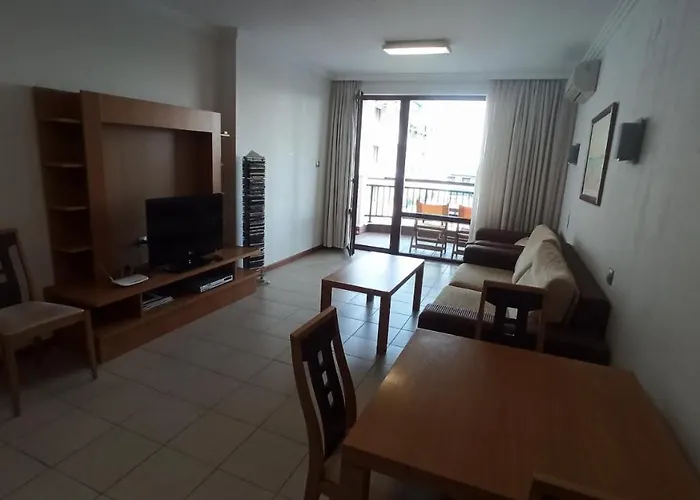 за гости затворен комплекс емералд Apartmán