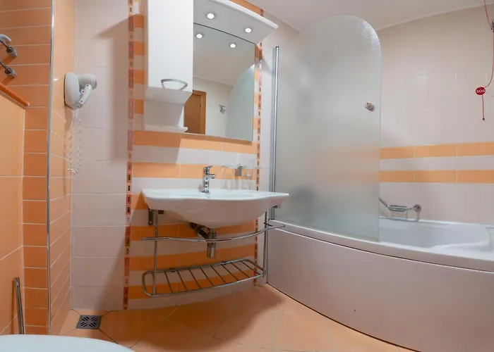 за гости затворен комплекс емералд Apartmán