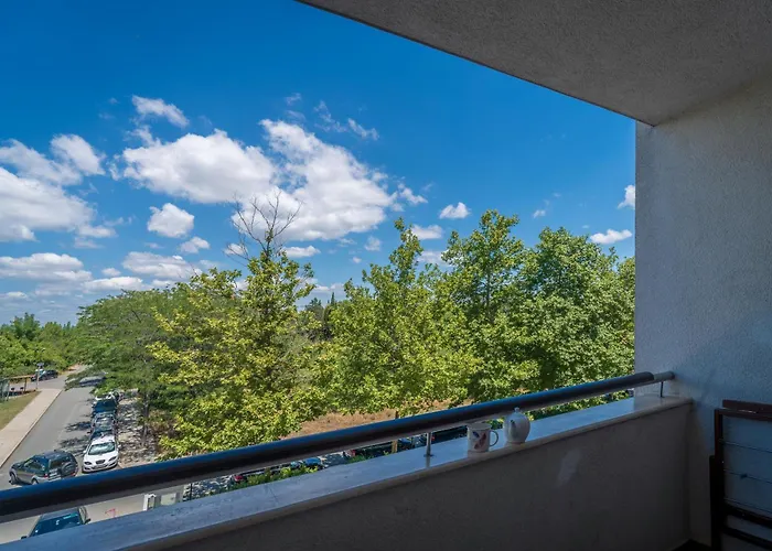 Apartmán за гости затворен комплекс емералд