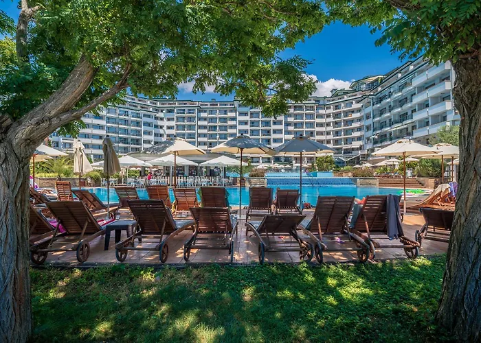 за гости затворен комплекс емералд Apartmán *