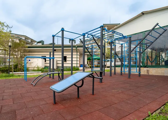 за гости затворен комплекс емералд Apartmán Ravda