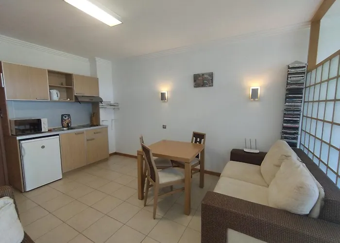 Apartmán за гости затворен комплекс емералд Ravda