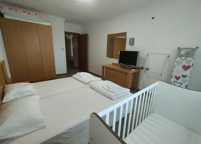 за гости затворен комплекс емералд * Ravda